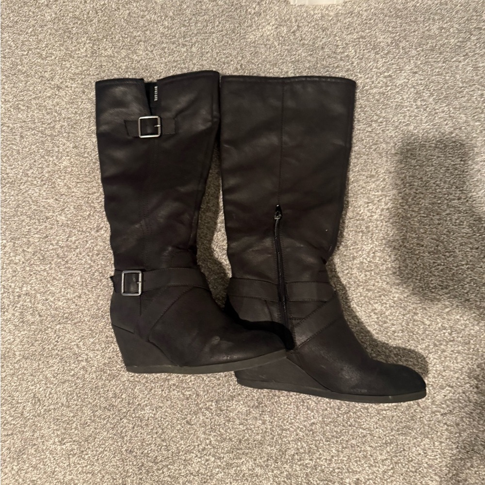 Women’s Steve Madden heel black boots. Definit. Size 8 - Picture 2 of 6